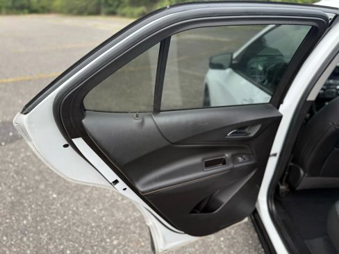 Used 2020 Chevrolet Equinox Premier w/ Premier Redline Edition image 13