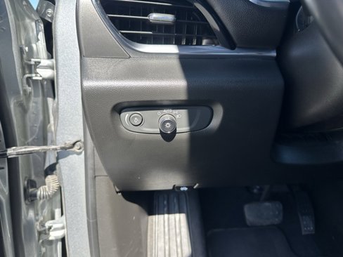 Certified 2023 Chevrolet Traverse LT image 28