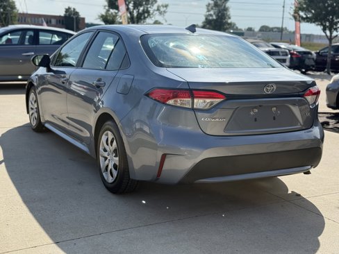 Used 2021 Toyota Corolla LE image 5