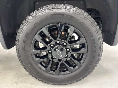 Used 2025 Chevrolet Silverado 2500 LTZ w/ Trail Boss Package image 38