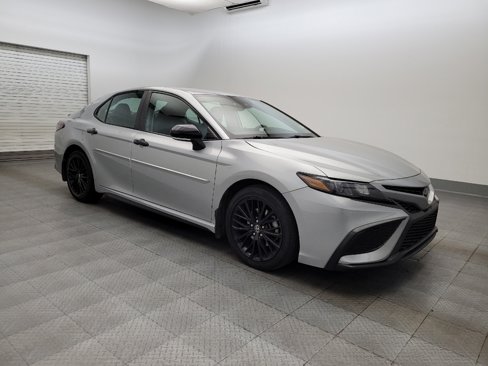 Used 2022 Toyota Camry SE image 11
