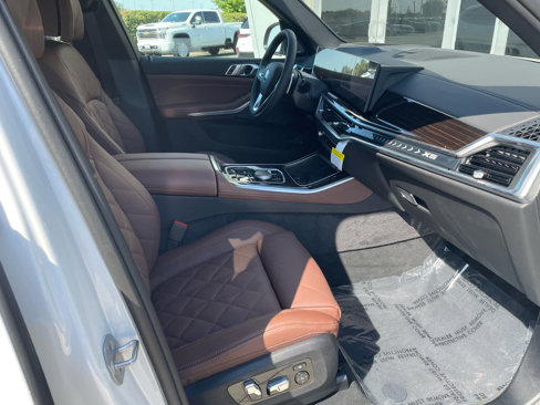 New 2026 BMW X5 xDrive50e w/ Climate Comfort Package image 10