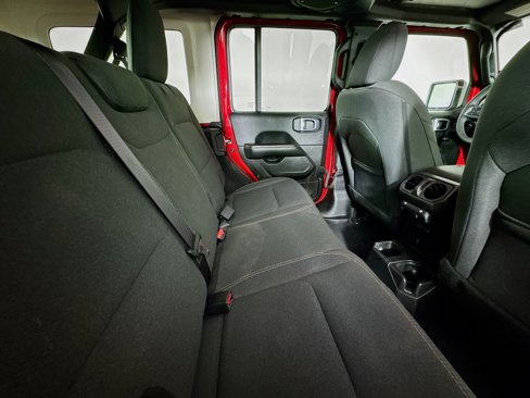 Used 2025 Jeep Wrangler Sahara image 26