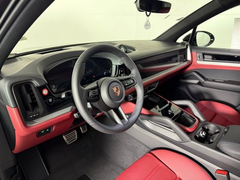 New 2026 Porsche Cayenne S image 4