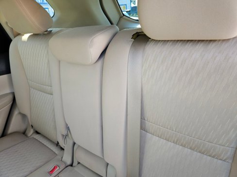 Used 2020 Nissan Rogue SV image 15