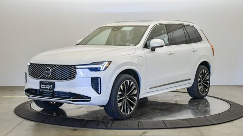 New 2025 Volvo XC90 T8 Plus w/ Protection Package Premier image 1