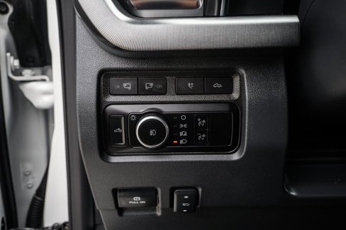 Used 2023 Ford F350 Platinum image 18
