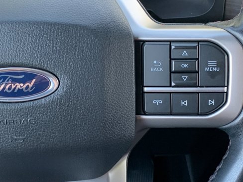 Used 2024 Ford Expedition Limited image 12