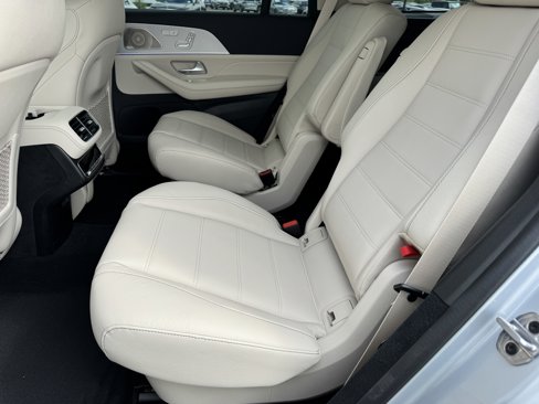 New 2026 Mercedes-Benz GLS 450 4MATIC image 30