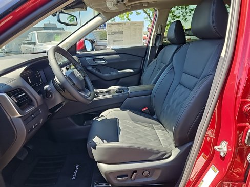 New 2025 Nissan Rogue Platinum image 10