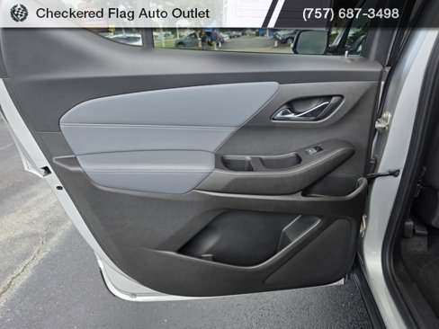 Used 2020 Chevrolet Traverse LT image 40