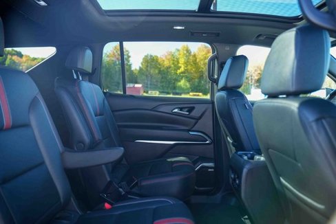 Used 2024 Chevrolet Traverse RS image 27