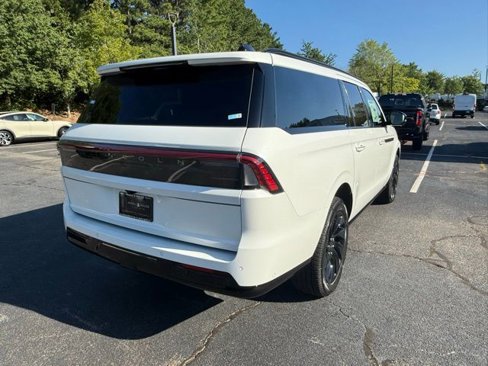 New 2025 Lincoln Navigator L Reserve w/ Jet Appearance Package image 16