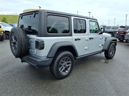 Used 2024 Jeep Wrangler Sport S image 4