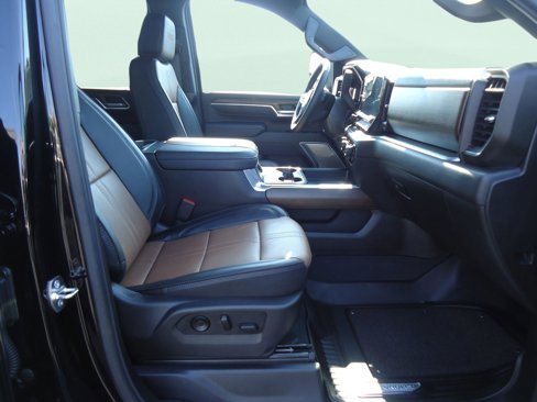 Used 2025 Chevrolet Silverado 2500 High Country image 31