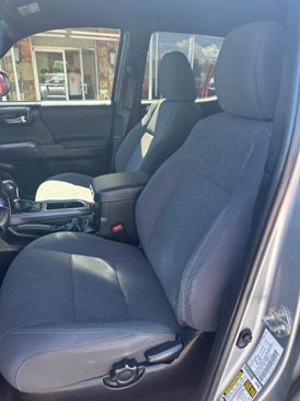 Used 2018 Toyota Tacoma TRD Sport w/ Technology Package image 7