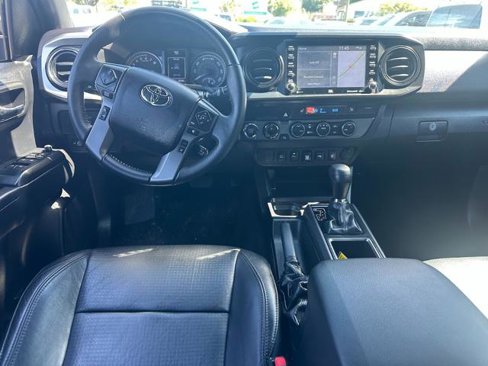 Used 2022 Toyota Tacoma SR5 image 7