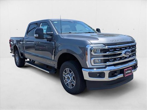 New 2025 Ford F250 Lariat w/ FX4 Off-Road Package image 6
