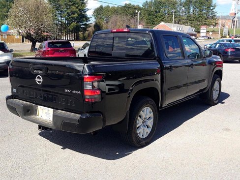 Used 2023 Nissan Frontier SV image 5