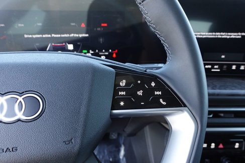 New 2025 Audi Q5 Prestige image 17