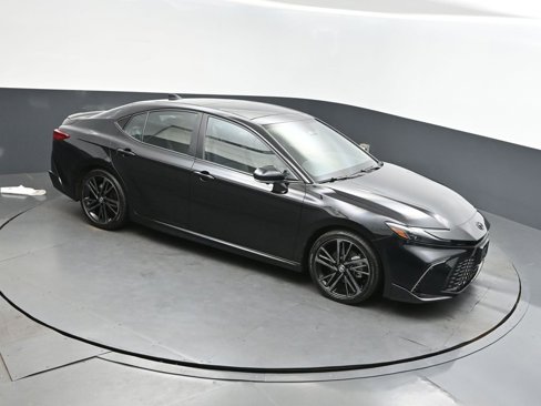 Used 2025 Toyota Camry XSE image 1