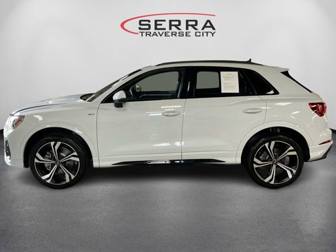 Certified 2024 Audi Q3 2.0T Premium Plus image 9