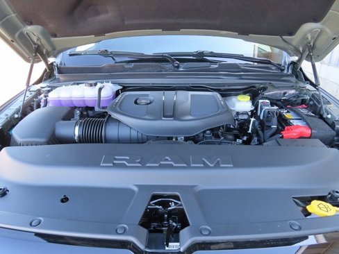 New 2026 RAM 1500 4x4 Crew Cab image 13