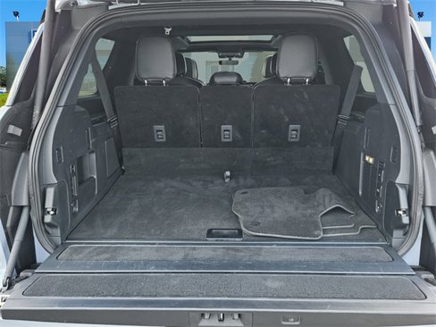 Used 2025 Lincoln Navigator L Reserve w/ Jet Appearance Package image 7