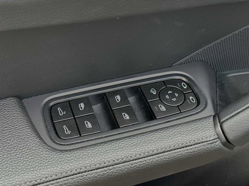 Used 2024 Porsche Cayenne image 13
