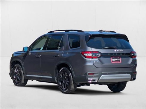 New 2025 Honda Pilot Touring image 9