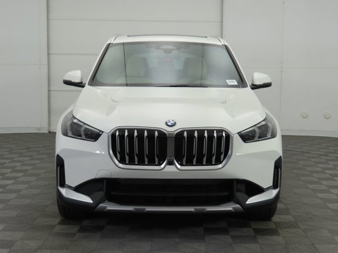 Used 2025 BMW X1 xDrive28i w/ Premium Package image 3