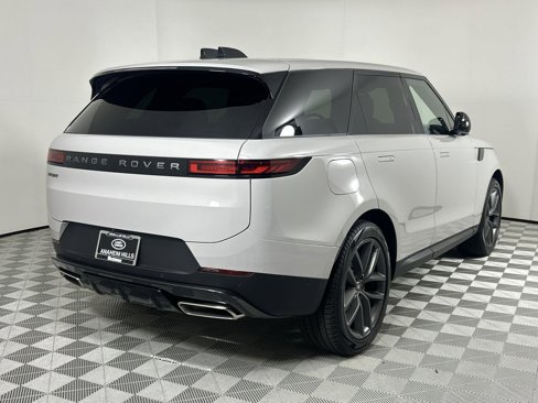 Used 2025 Land Rover Range Rover Sport SE image 5