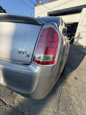 Used 2013 Chrysler 300 S w/ Light Group image 7