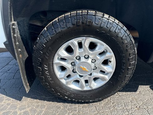 Used 2023 Chevrolet Silverado 2500 LT w/ Convenience Package image 10