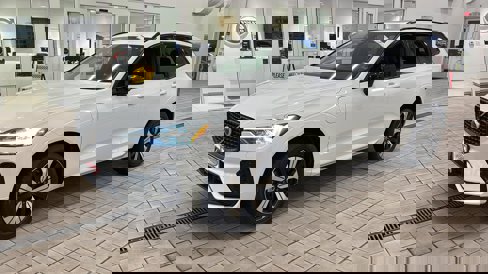 New 2025 Volvo XC60 T8 Core w/ Climate Package image 9