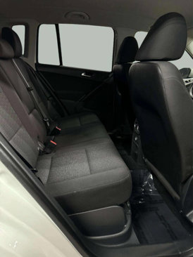 Used 2018 Volkswagen Tiguan Limited w/ Premium Package image 8