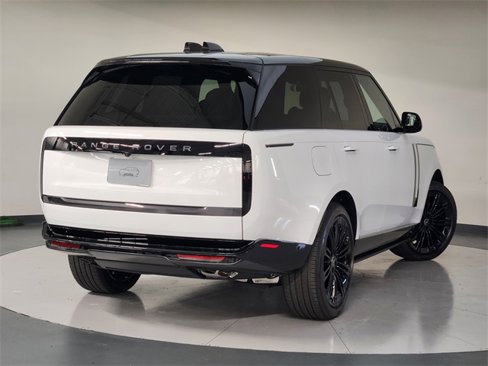 New 2025 Land Rover Range Rover SE image 2