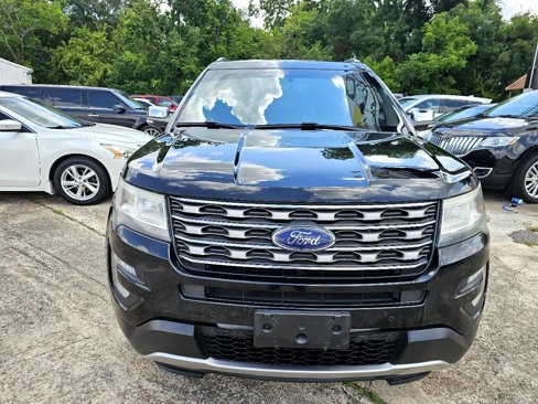 Used 2016 Ford Explorer XLT w/ Equipment Group 202A image 2