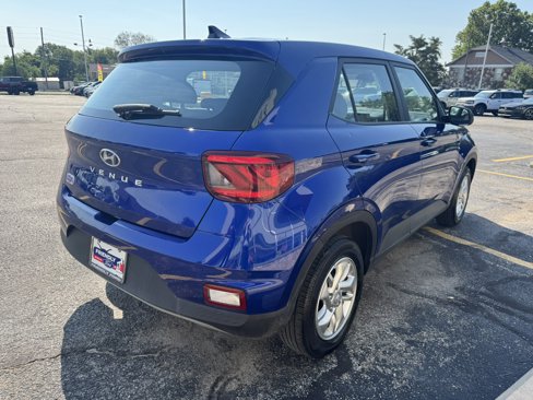 Used 2021 Hyundai Venue SE image 6