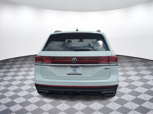 New 2025 Volkswagen Atlas SE image 9