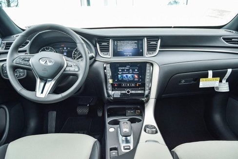 Used 2024 INFINITI QX55 Essential image 11