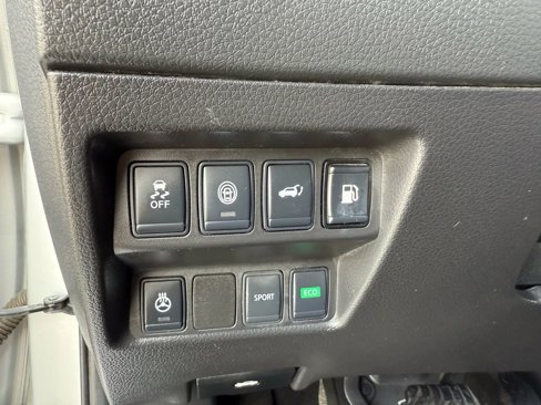 Used 2018 Nissan Rogue SL image 38