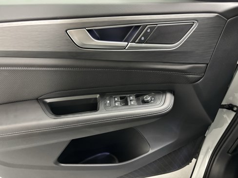 New 2026 Volkswagen Atlas Cross Sport SE image 3