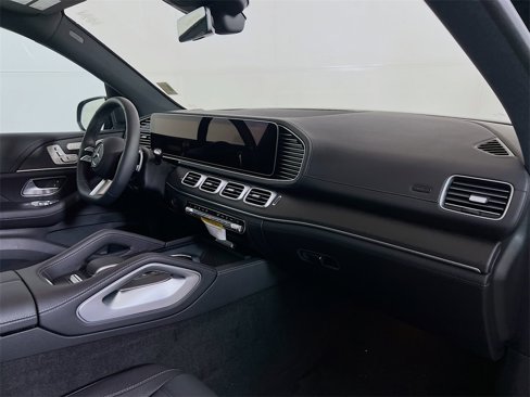 New 2026 Mercedes-Benz GLS 580 4MATIC image 33