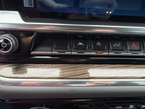 Used 2023 Chevrolet Silverado 1500 LT image 15