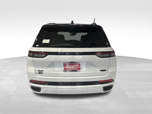 New 2025 Jeep Grand Cherokee Summit image 5