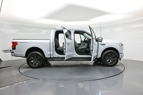 New 2025 Ford F150 Lightning XLT image 4