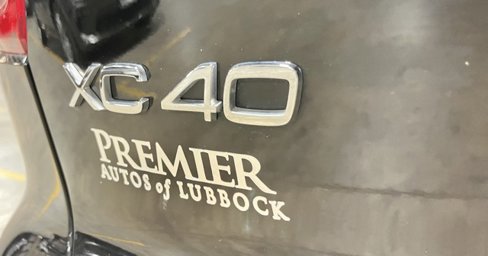Used 2025 Volvo XC40 B5 Plus image 27