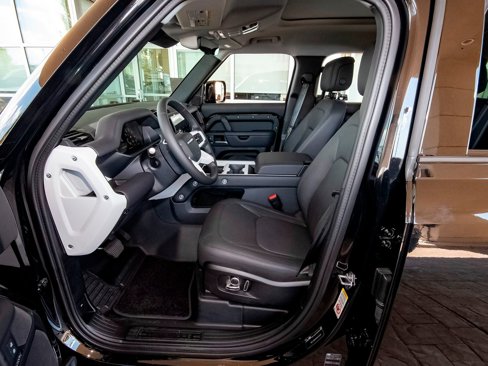 New 2025 Land Rover Defender 130 X-Dynamic SE image 36