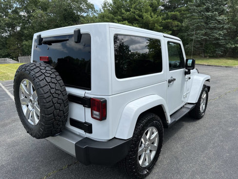 Used 2016 Jeep Wrangler Sahara w/ Connectivity Group image 12